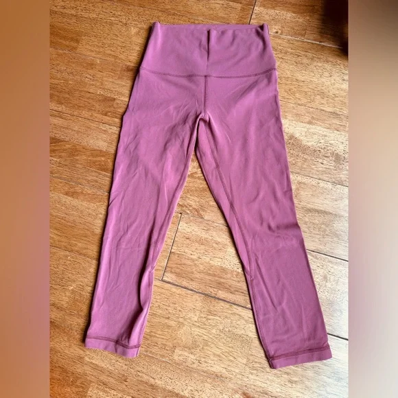 Lululemon Align crop 21” in Misty Merlot (pink) - Size 4 - Picture 9 of 14